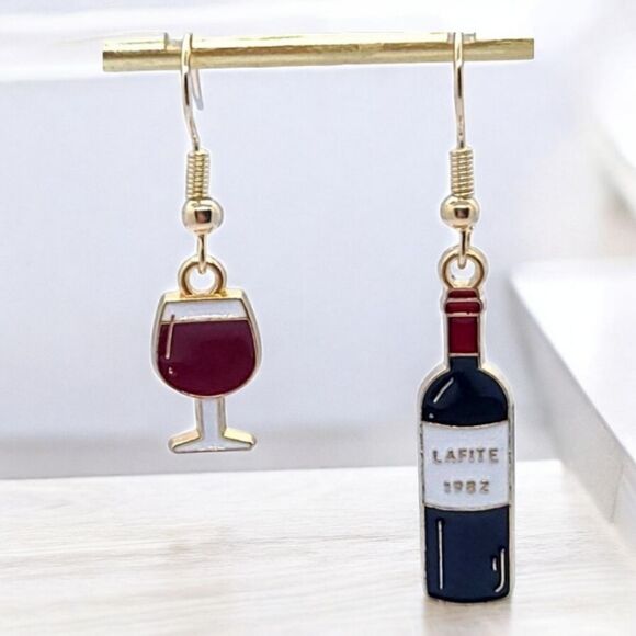 Earrings Mismatched Red Wine Connoisseur Bottle & Glass Dangle Drop Jewelry New - Picture 3 of 9